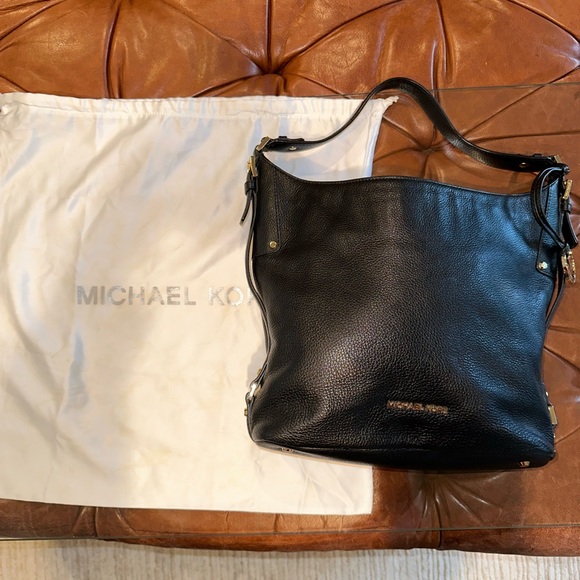Michael Kors Handbags - MICHAEL KORS BLACK LEATHER SHOULDER BAG. INCLUDES DUST BAG